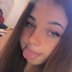 Meet your Posher, Carmody